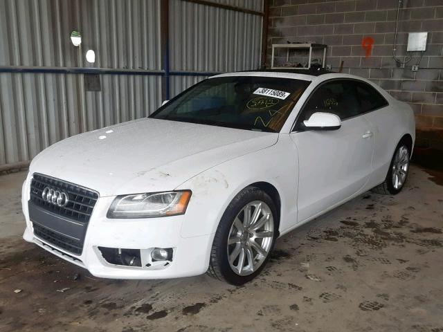 WAULFAFR8BA055412 - 2011 AUDI A5 PREMIUM WHITE photo 2