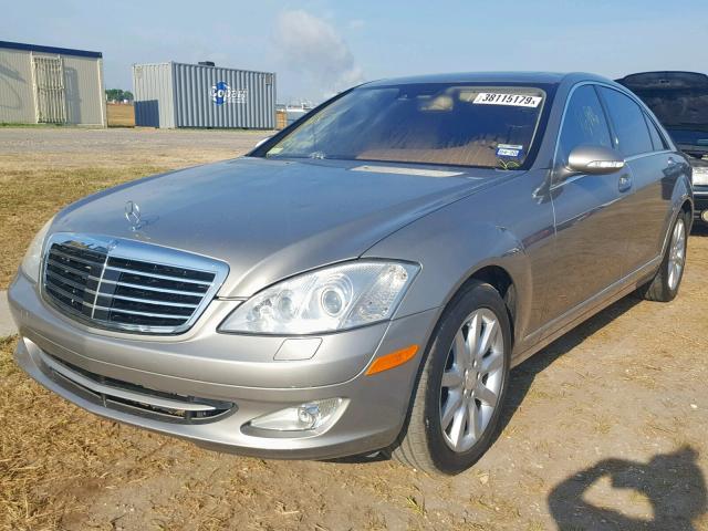 WDDNG71XX8A196224 - 2008 MERCEDES-BENZ S 550 GOLD photo 2