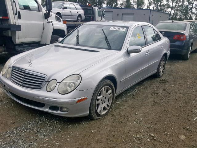 WDBUF65JX5A717171 - 2005 MERCEDES-BENZ E 320 SILVER photo 2