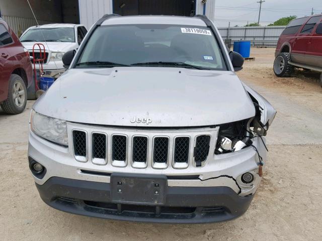 1J4NT1FB5BD287210 - 2011 JEEP COMPASS SP Күміс фото 9