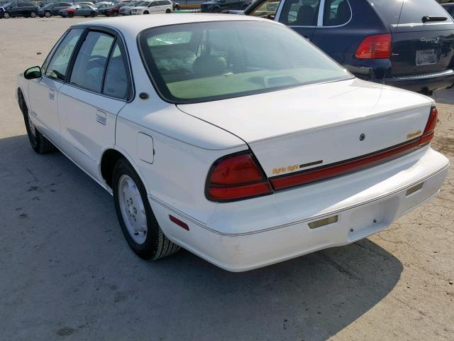 1G3HC52K6X4818325 - 1999 OLDSMOBILE 88 50TH AN WHITE photo 3