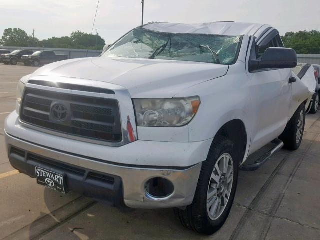 5TFJU5F11AX004380 - 2010 TOYOTA TUNDRA WHITE photo 2