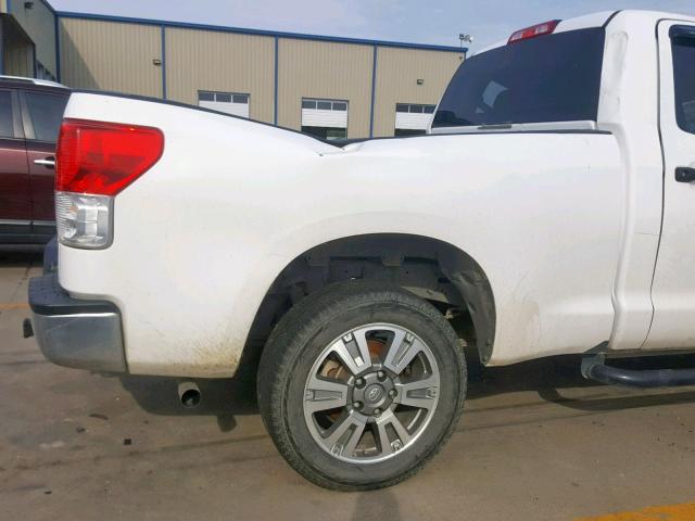 5TFJU5F11AX004380 - 2010 TOYOTA TUNDRA WHITE photo 9