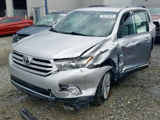 5TDZK3EH5CS067292 - 2012 TOYOTA HIGHLANDER SILVER photo 2