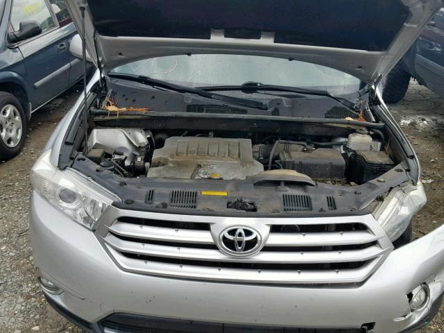 5TDZK3EH5CS067292 - 2012 TOYOTA HIGHLANDER SILVER photo 7