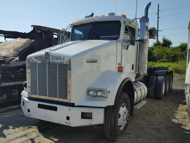 1NKDLB0X96J149509 - 2006 KENWORTH CONSTRUCTI WHITE photo 2