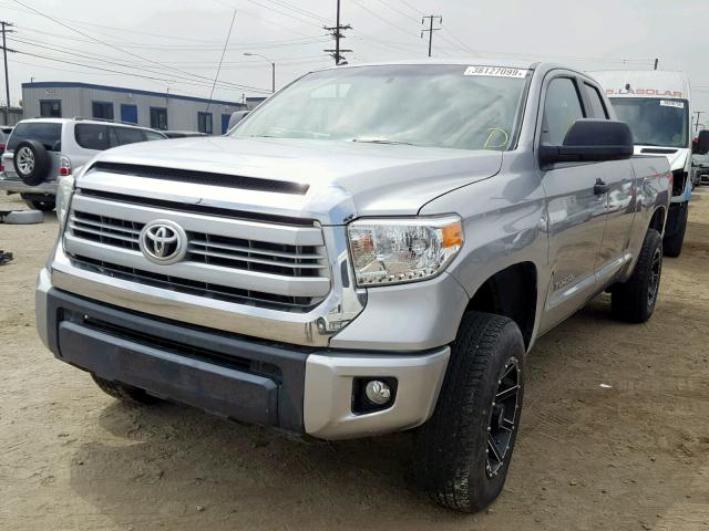 5TFUM5F13FX062544 - 2015 TOYOTA TUNDRA DOU SILVER photo 2