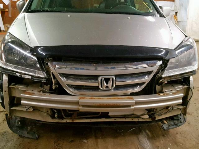 5FNRL38836B049729 - 2006 HONDA ODYSSEY TO SILVER photo 9