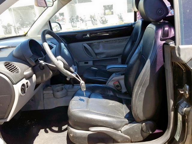 3VWCM31Y95M317316 - 2005 VOLKSWAGEN NEW BEETLE შავი ფოტო 5