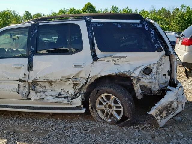 1GKET66M266111251 - 2006 GMC ENVOY DENA WHITE photo 9