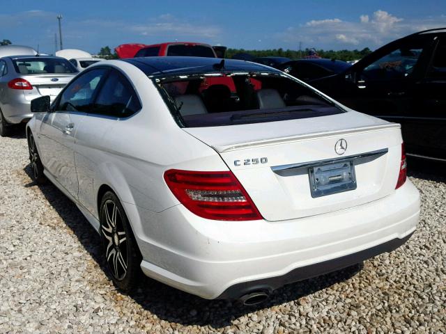 WDDGJ4HB8DG075556 - 2013 MERCEDES-BENZ C 250 WHITE photo 3