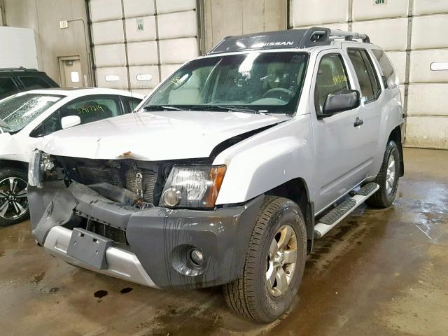 5N1AN08W09C501511 - 2009 NISSAN XTERRA OFF SILVER photo 2