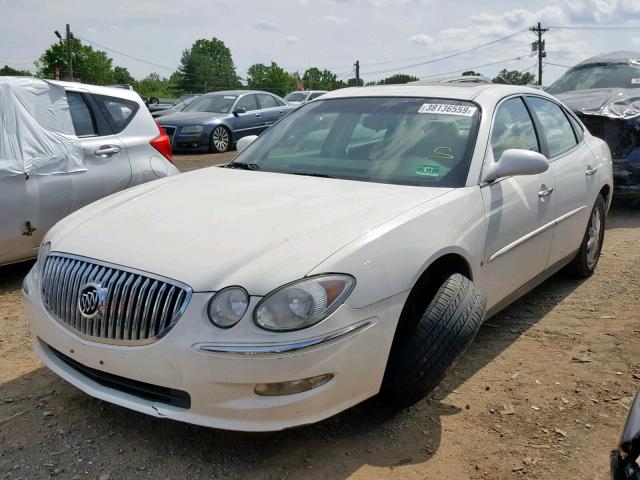 2G4WC582181143670 - 2008 BUICK LACROSSE C WHITE photo 2