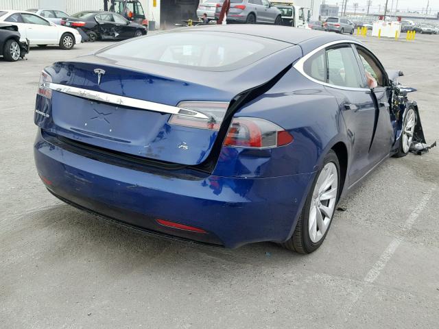 5YJSA1E10HF204257 - 2017 TESLA MODEL S أزرق صورة 4