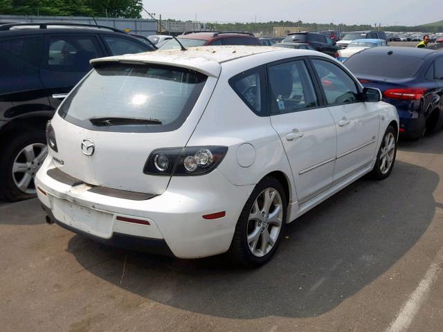 JM1BK344871741518 - 2007 MAZDA 3 HATCHBAC WHITE photo 4