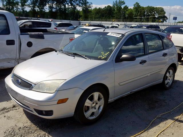 1FAFP37N77W219785 - 2007 FORD FOCUS ZX5 SILVER photo 2