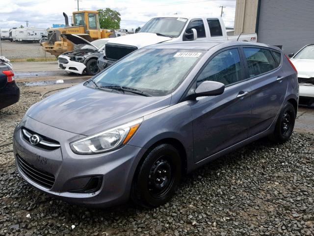 KMHCT5AE8FU213609 - 2015 HYUNDAI ACCENT GS GRAY photo 2