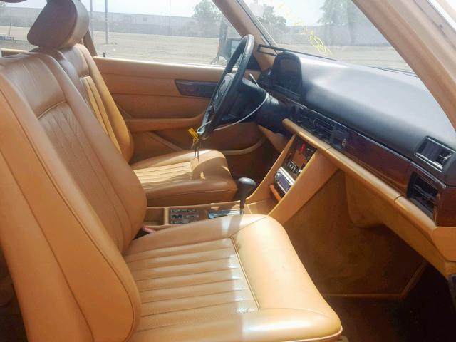 WDBCA32D8FA144814 - 1985 MERCEDES-BENZ 380 SE CREAM photo 5