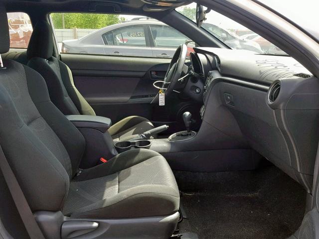 JTKJF5C73D3056293 - 2013 TOYOTA SCION TC WHITE photo 5