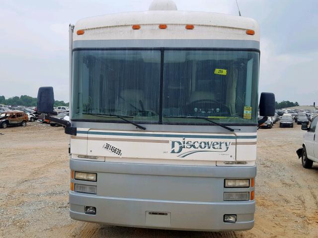 4UZ6XFBA8YCG13099 - 2000 FLEE MOTOR HOME GRAY photo 9