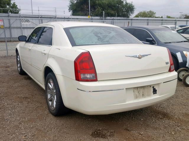 2C3KA53G67H829273 - 2007 CHRYSLER 300 TOURIN WHITE photo 3