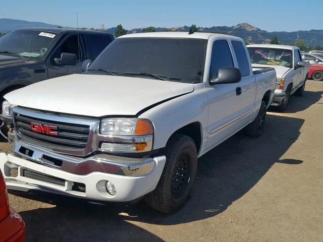 1GTEC19T46Z208998 - 2006 GMC NEW SIERRA WHITE photo 2