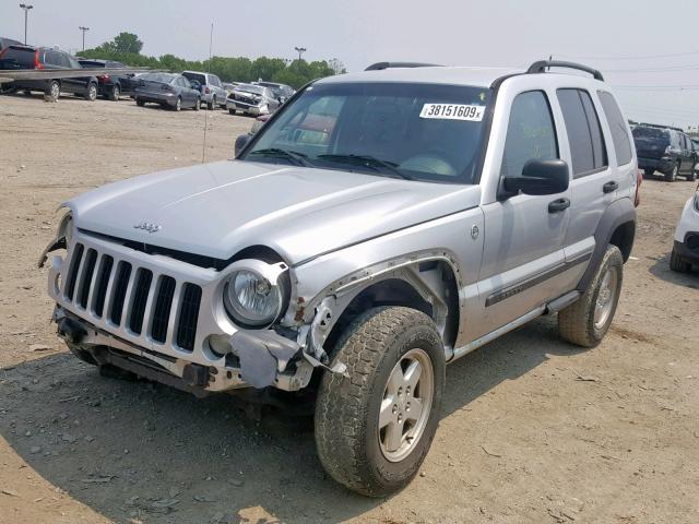 1J4GL48KX6W206400 - 2006 JEEP LIBERTY SP SILVER photo 2