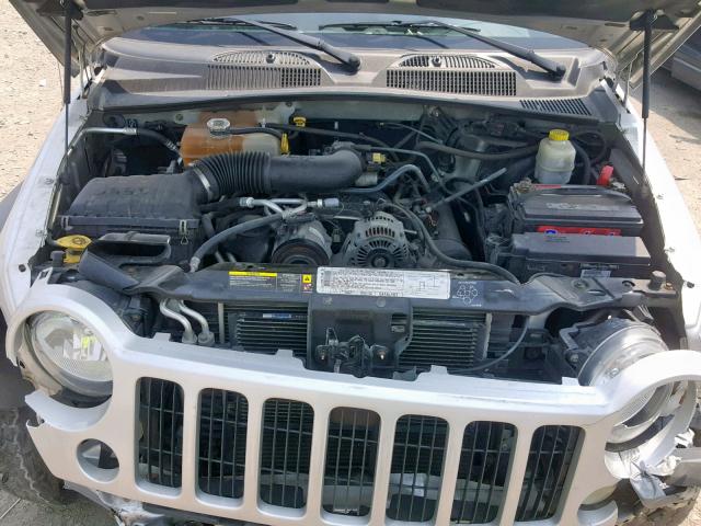 1J4GL48KX6W206400 - 2006 JEEP LIBERTY SP SILVER photo 7