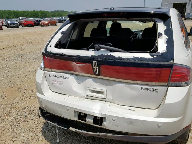 2LMDU68C98BJ14208 - 2008 LINCOLN MKX WHITE photo 9