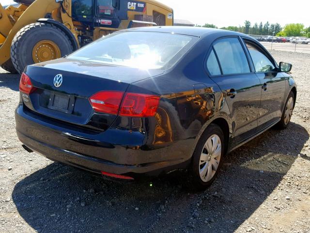 3VW2K7AJ1EM386822 - 2014 VOLKSWAGEN JETTA BASE BLACK photo 4