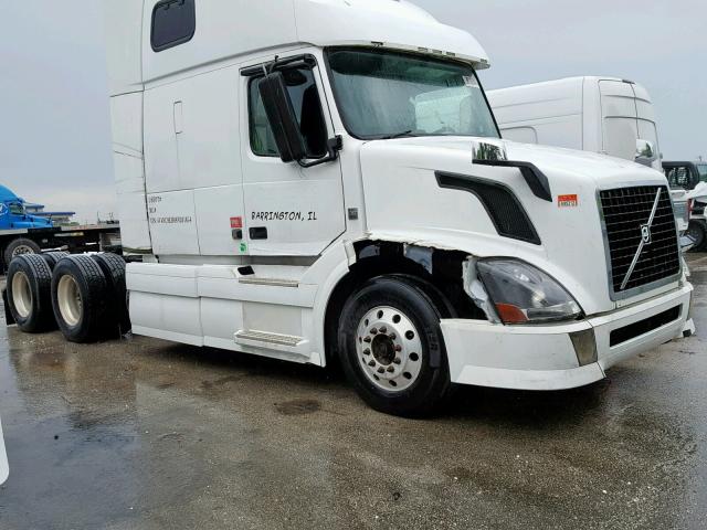 4V4NC9EH68N261684 - 2008 VOLVO VN VNL WHITE photo 1