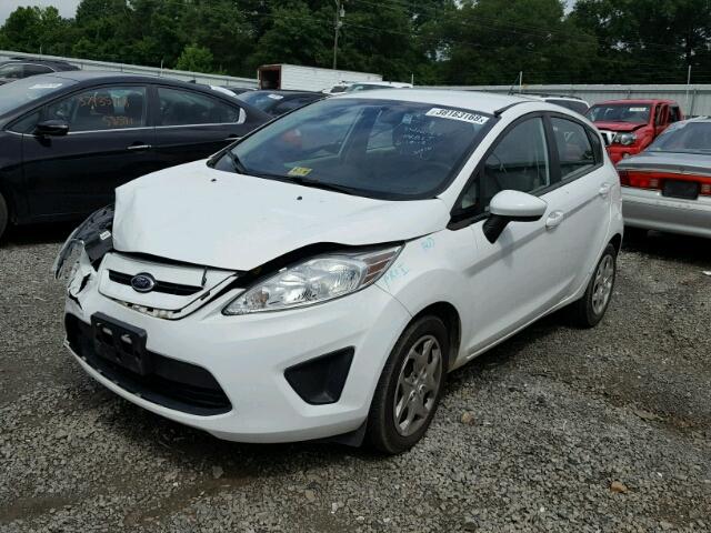 3FADP4TJ4DM215155 - 2013 FORD FIESTA S WHITE photo 2