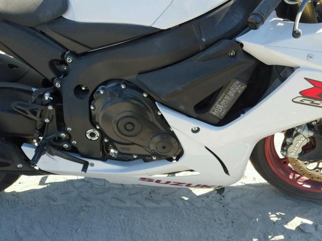 JS1GR7MA1H2100988 - 2017 SUZUKI GSX-R750 WHITE photo 7