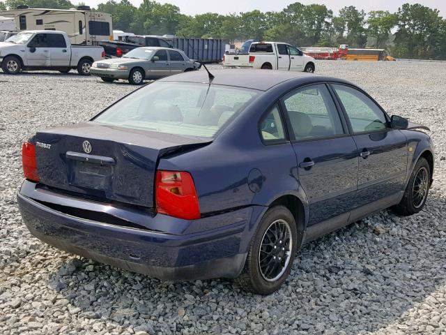 WVWMA63B0XE288890 - 1999 VOLKSWAGEN PASSAT GLS BLUE photo 4