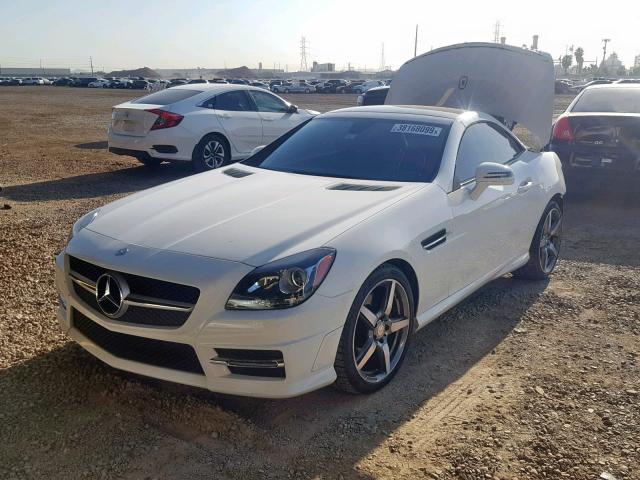 WDDPK4HA8FF106852 - 2015 MERCEDES-BENZ SLK 250 WHITE photo 2