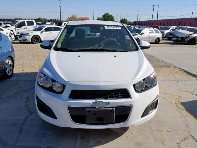 1G1JA5SH7C4210358 - 2012 CHEVROLET SONIC LS WHITE photo 9