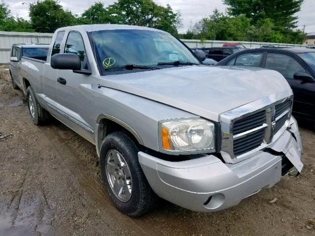 1D7HW42NX5S333082 - 2005 DODGE DAKOTA SLT SILVER photo 1