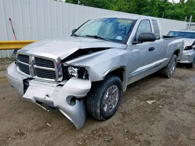 1D7HW42NX5S333082 - 2005 DODGE DAKOTA SLT SILVER photo 2