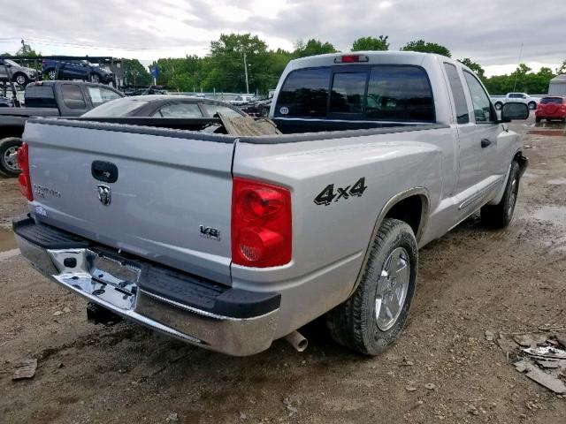 1D7HW42NX5S333082 - 2005 DODGE DAKOTA SLT SILVER photo 4