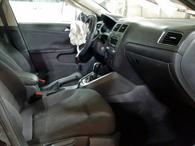 3VW2K7AJ1DM298240 - 2013 VOLKSWAGEN JETTA BASE BLACK photo 5