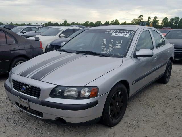 YV1RS61RX22112534 - 2002 VOLVO S60 SILVER photo 2