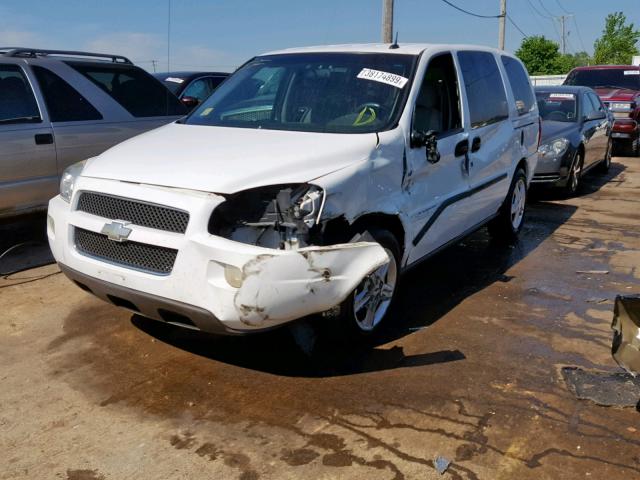 1GNDV03L85D260906 - 2005 CHEVROLET UPLANDER WHITE photo 2