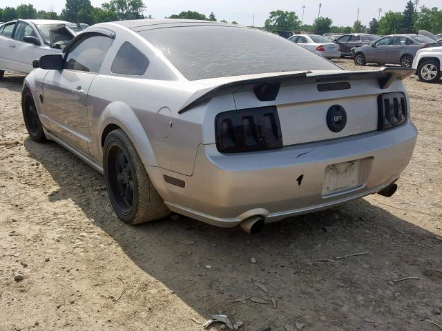 1ZVHT82H395116818 - 2009 FORD MUSTANG GT SILVER photo 3