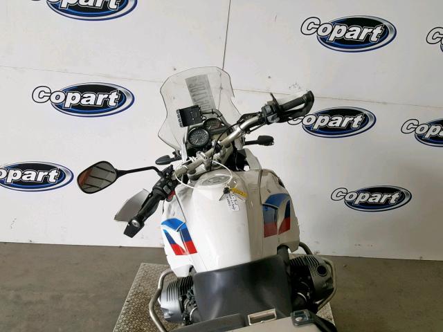 WB1046003CZX53204 - 2012 BMW R1200 GS WHITE photo 5