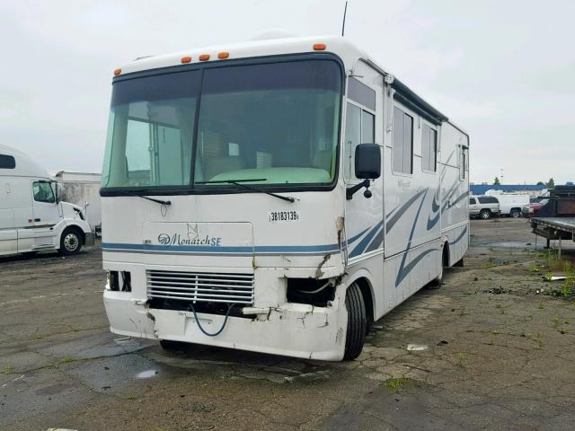 5B4MP67G823340085 - 2002 MONON 45X96 MOTORHOME WHITE photo 2