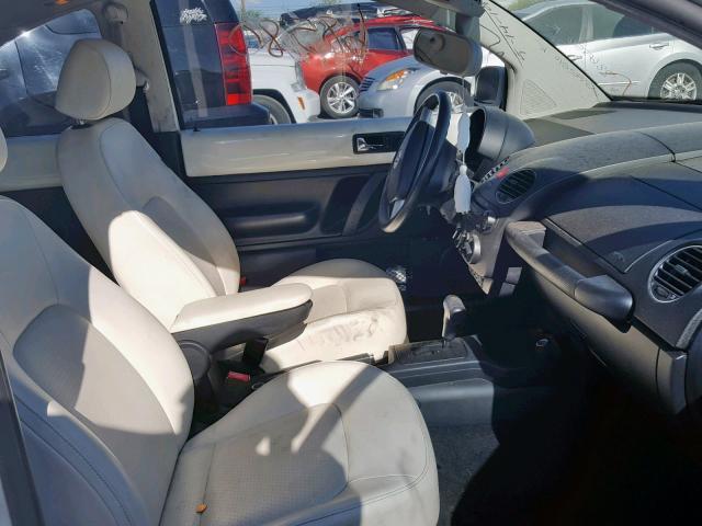 3VWFW31CX8M511109 - 2008 VOLKSWAGEN NEW BEETLE თეთრი ფოტო 5