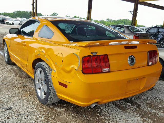 1ZVFT82HX75217293 - 2007 FORD MUSTANG GT YELLOW photo 3