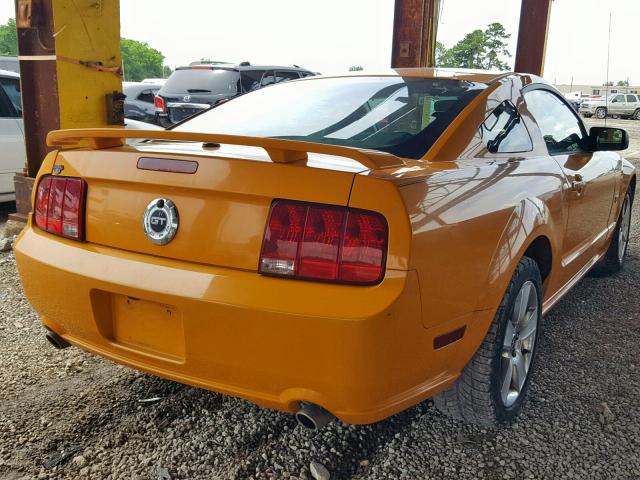 1ZVFT82HX75217293 - 2007 FORD MUSTANG GT YELLOW photo 4