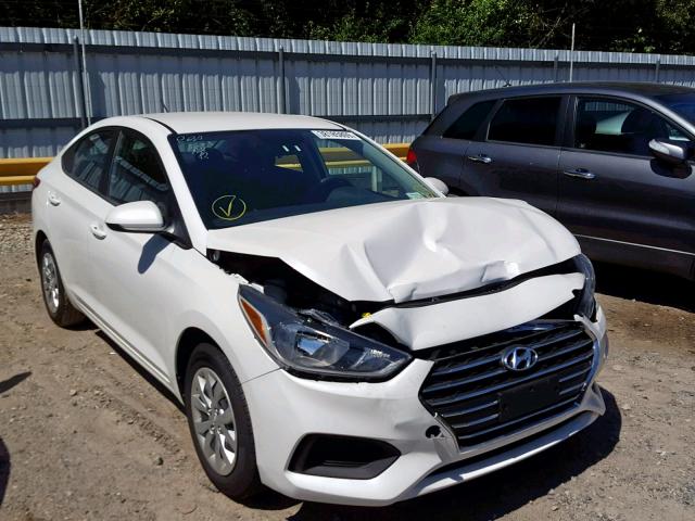 3KPC24A37KE070421 - 2019 HYUNDAI ACCENT SE WHITE photo 1