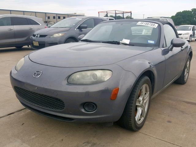 JM1NC25F460104828 - 2006 MAZDA MX-5 MIATA GRAY photo 2